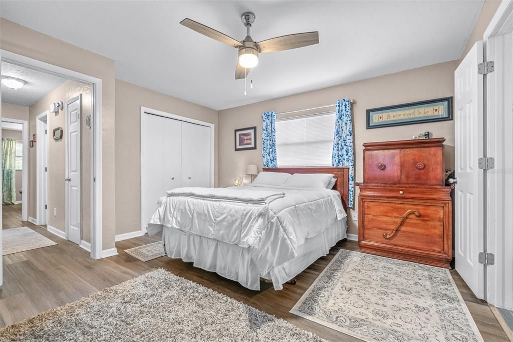 待售: $225,000 (2 贝兹, 2 浴室, 1222 平方英尺)