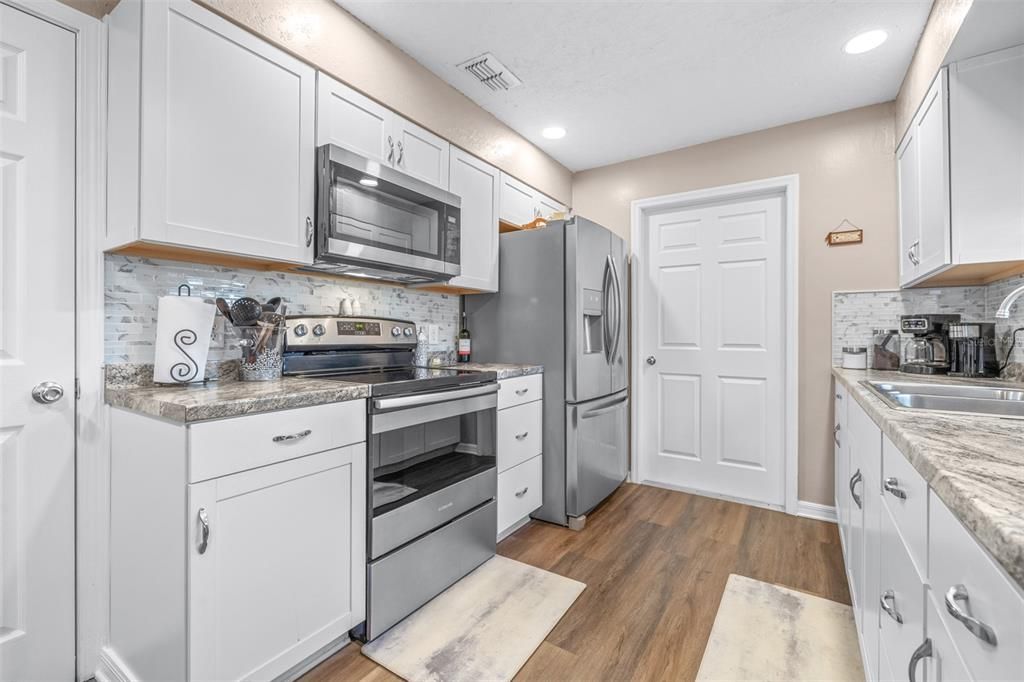 待售: $225,000 (2 贝兹, 2 浴室, 1222 平方英尺)