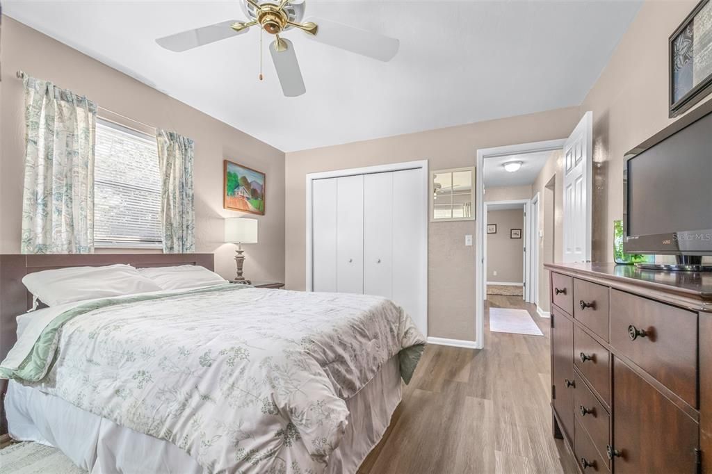 待售: $225,000 (2 贝兹, 2 浴室, 1222 平方英尺)