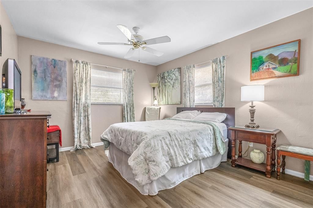 待售: $225,000 (2 贝兹, 2 浴室, 1222 平方英尺)