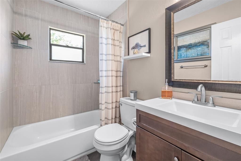 待售: $225,000 (2 贝兹, 2 浴室, 1222 平方英尺)