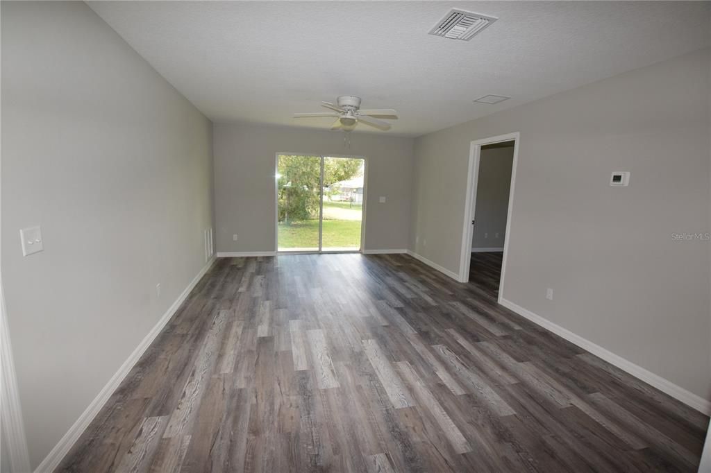 出租: $1,550 (2 贝兹, 2 浴室, 867 平方英尺)