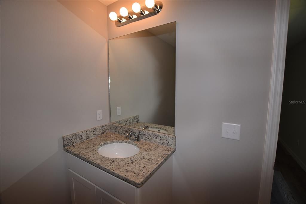 出租: $1,550 (2 贝兹, 2 浴室, 867 平方英尺)