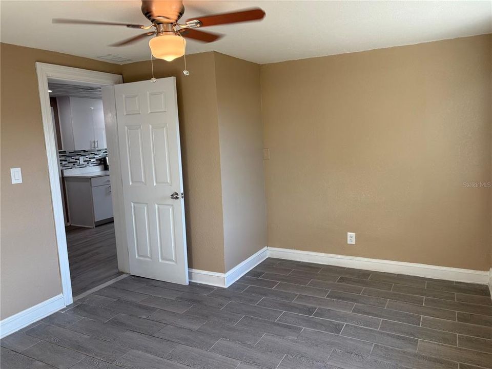 For Sale: $275,000 (4 beds, 2 baths, 1182 Square Feet)