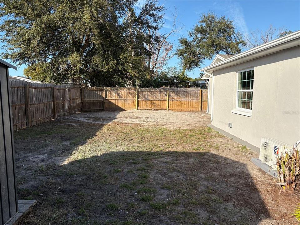 For Sale: $275,000 (4 beds, 2 baths, 1182 Square Feet)