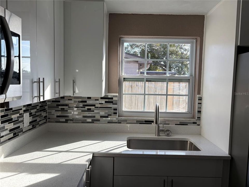 For Sale: $275,000 (4 beds, 2 baths, 1182 Square Feet)