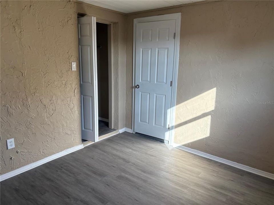 For Sale: $275,000 (4 beds, 2 baths, 1182 Square Feet)