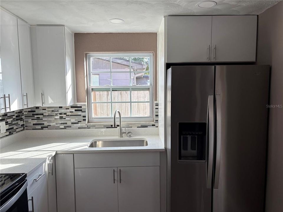 For Sale: $275,000 (4 beds, 2 baths, 1182 Square Feet)