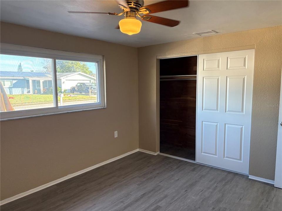 For Sale: $275,000 (4 beds, 2 baths, 1182 Square Feet)