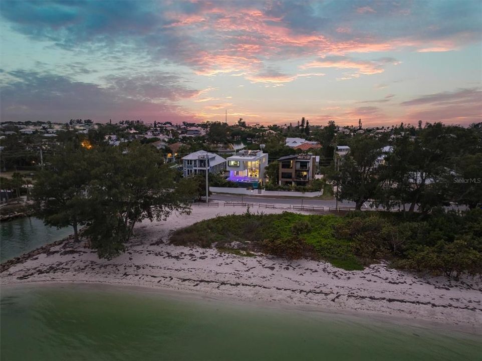 待售: $4,395,000 (3 贝兹, 3 浴室, 3548 平方英尺)