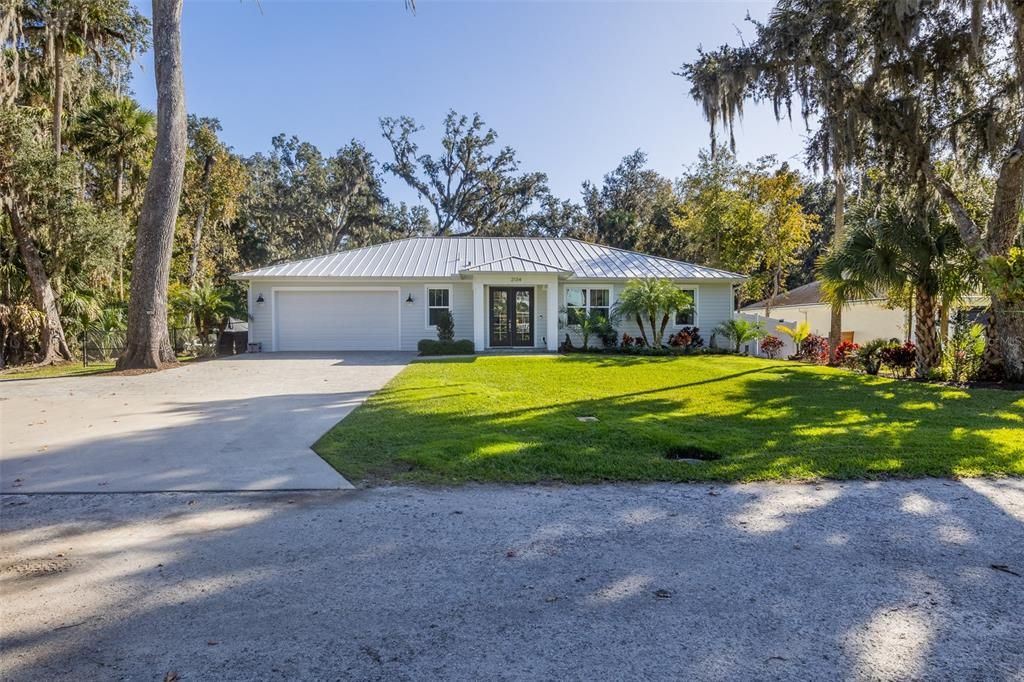 For Sale: $789,000 (3 beds, 3 baths, 2880 Square Feet)