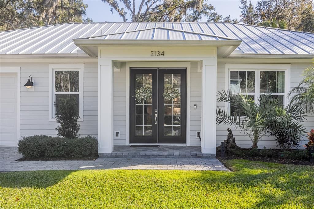 For Sale: $789,000 (3 beds, 3 baths, 2880 Square Feet)