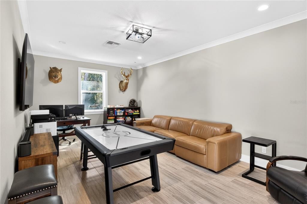 For Sale: $789,000 (3 beds, 3 baths, 2880 Square Feet)