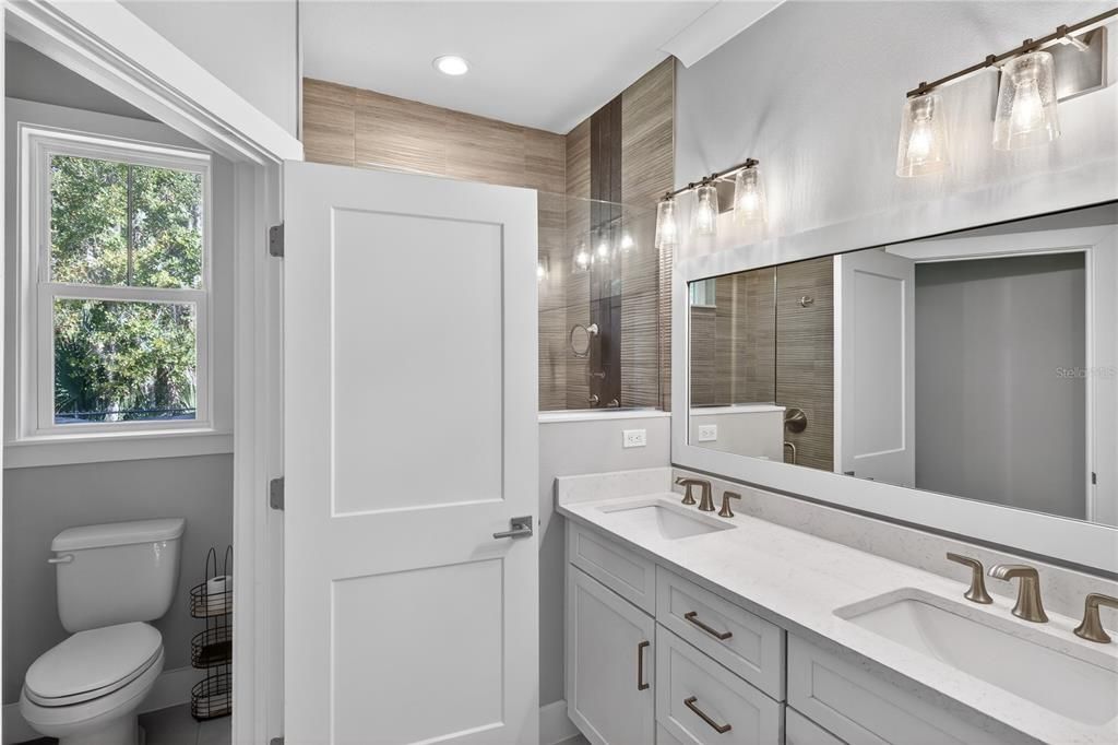 For Sale: $789,000 (3 beds, 3 baths, 2880 Square Feet)