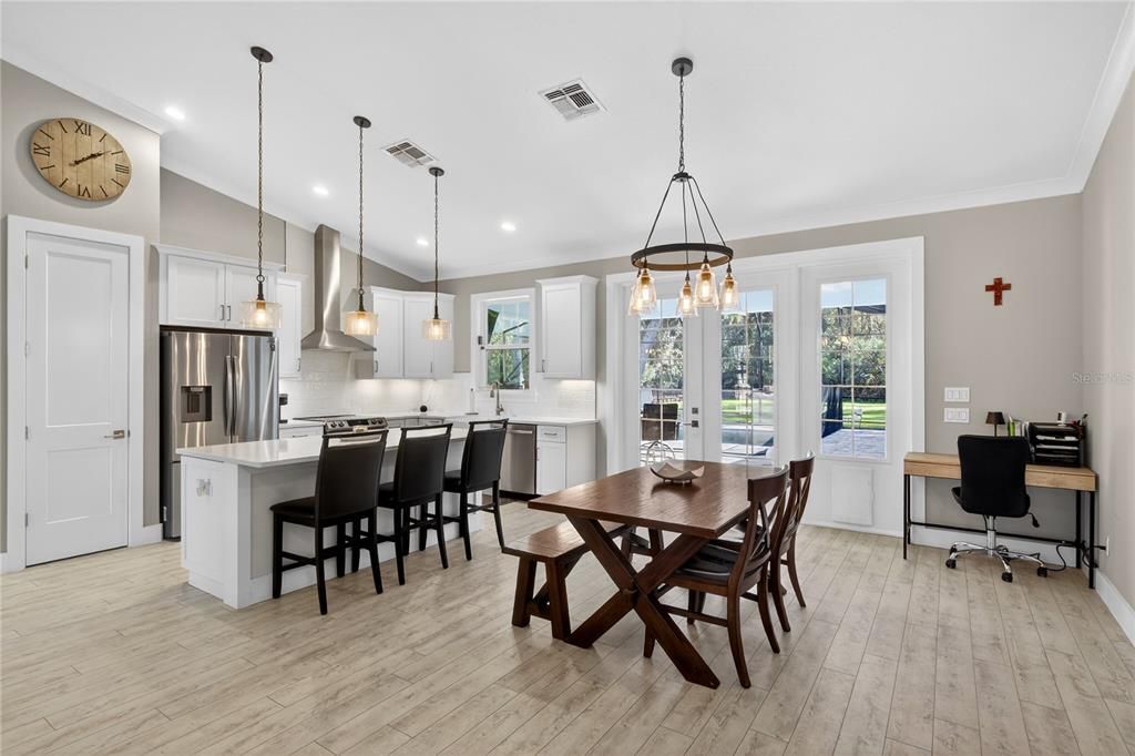 For Sale: $789,000 (3 beds, 3 baths, 2880 Square Feet)