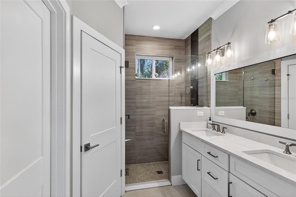 For Sale: $789,000 (3 beds, 3 baths, 2880 Square Feet)