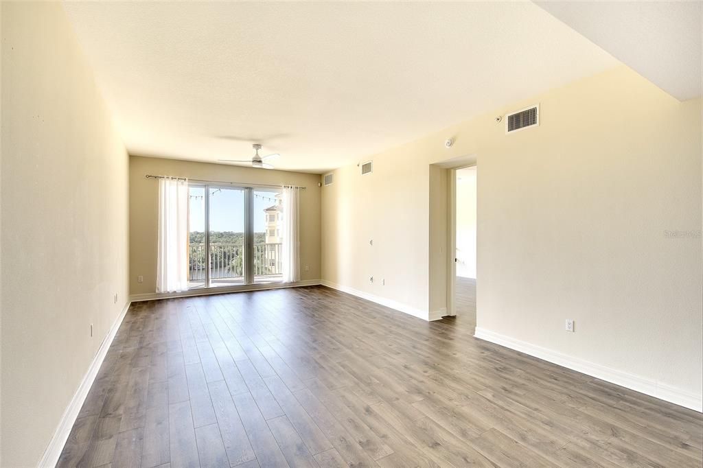 For Sale: $500,000 (2 beds, 2 baths, 1706 Square Feet)