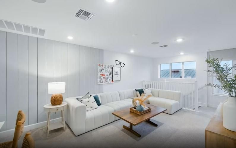 En Venta: $565,745 (3 camas, 2 baños, 2061 Pies cuadrados)