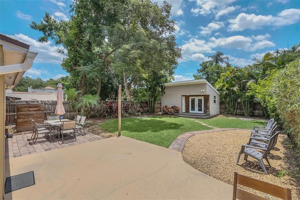 出租: $3,045 (3 贝兹, 2 浴室, 1401 平方英尺)