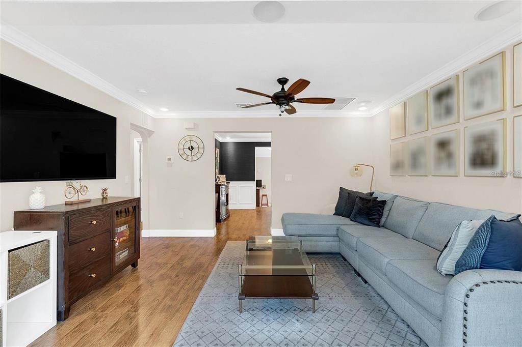 出租: $3,045 (3 贝兹, 2 浴室, 1401 平方英尺)