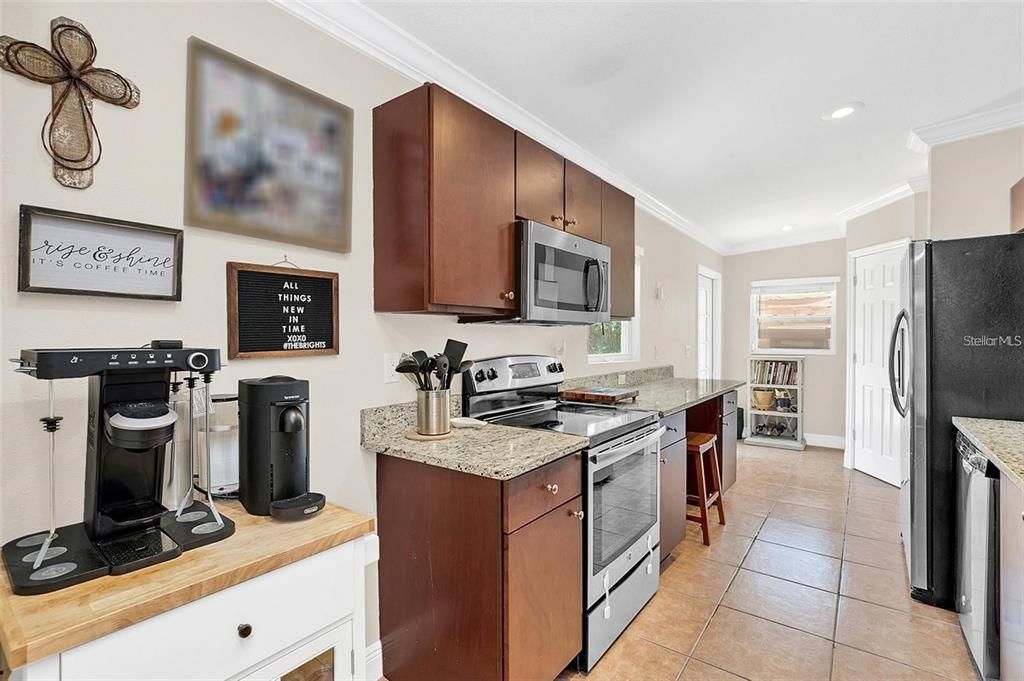 出租: $3,045 (3 贝兹, 2 浴室, 1401 平方英尺)