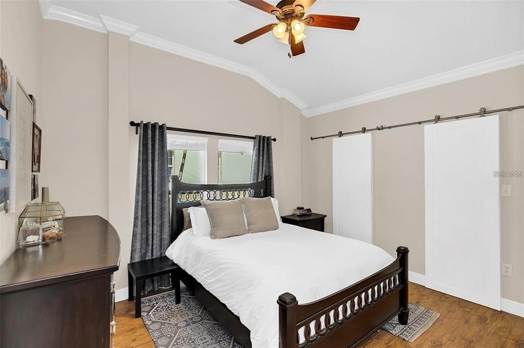 出租: $3,045 (3 贝兹, 2 浴室, 1401 平方英尺)