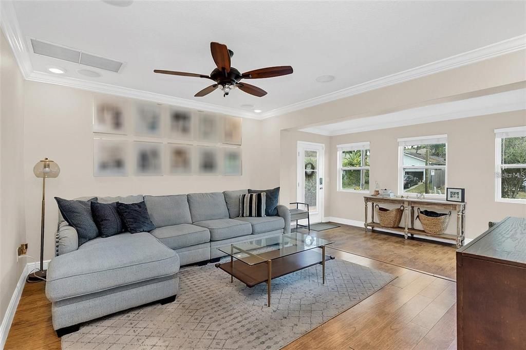 出租: $3,045 (3 贝兹, 2 浴室, 1401 平方英尺)