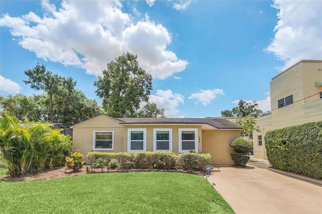 出租: $3,045 (3 贝兹, 2 浴室, 1401 平方英尺)