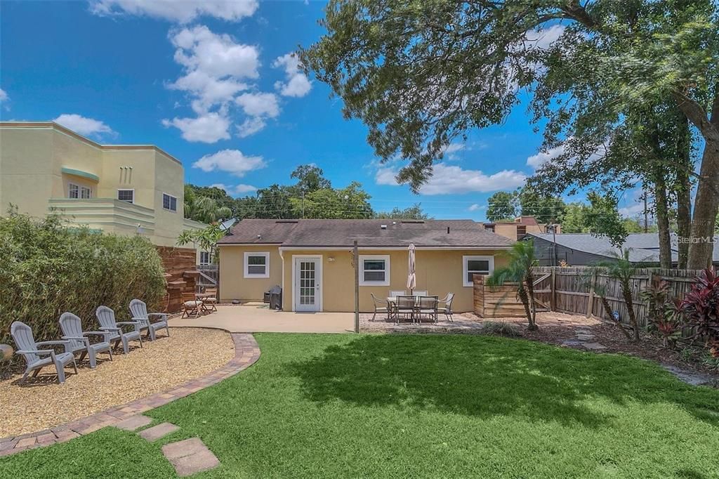 出租: $3,045 (3 贝兹, 2 浴室, 1401 平方英尺)