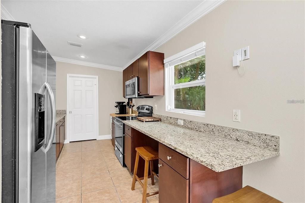 出租: $3,045 (3 贝兹, 2 浴室, 1401 平方英尺)