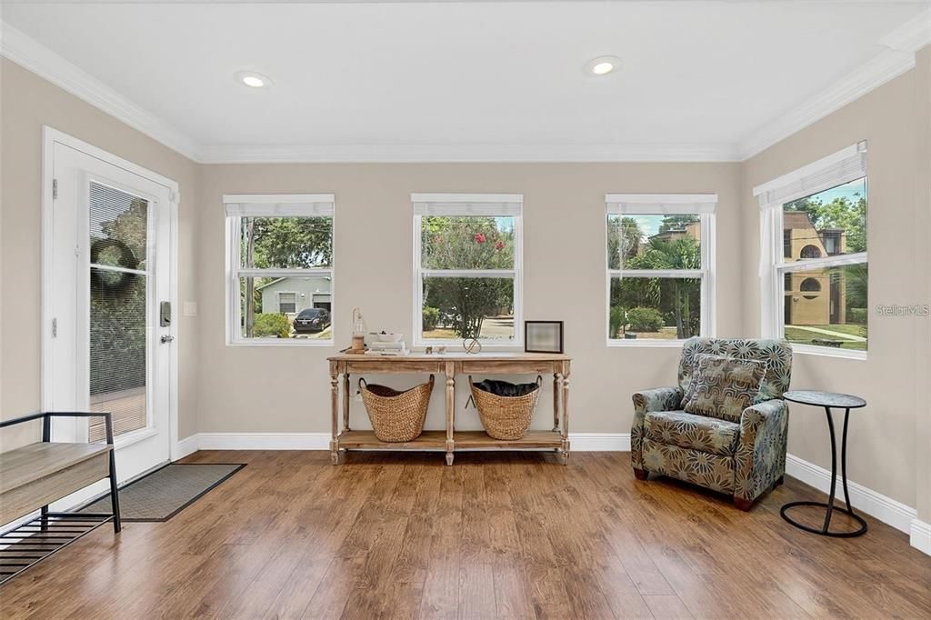 出租: $3,045 (3 贝兹, 2 浴室, 1401 平方英尺)