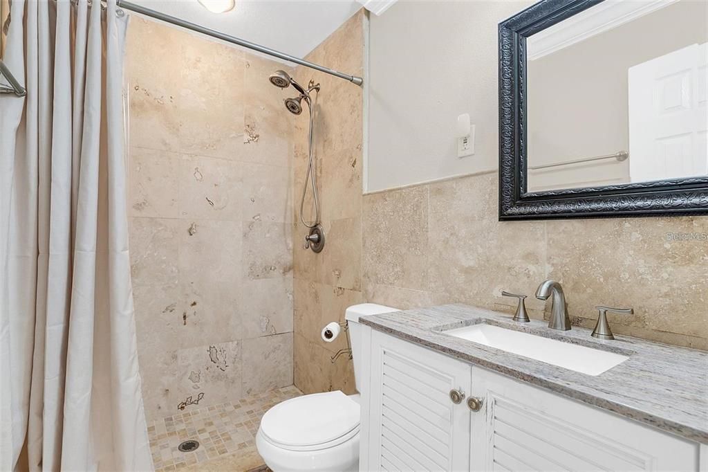 出租: $3,045 (3 贝兹, 2 浴室, 1401 平方英尺)