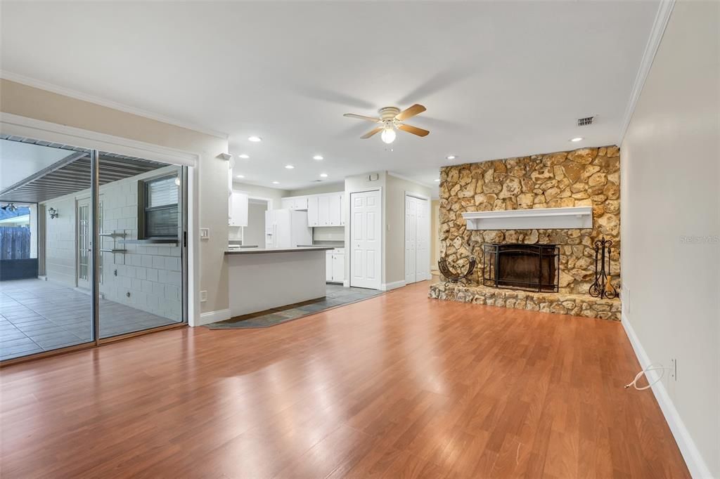 For Sale: $485,000 (4 beds, 2 baths, 2090 Square Feet)