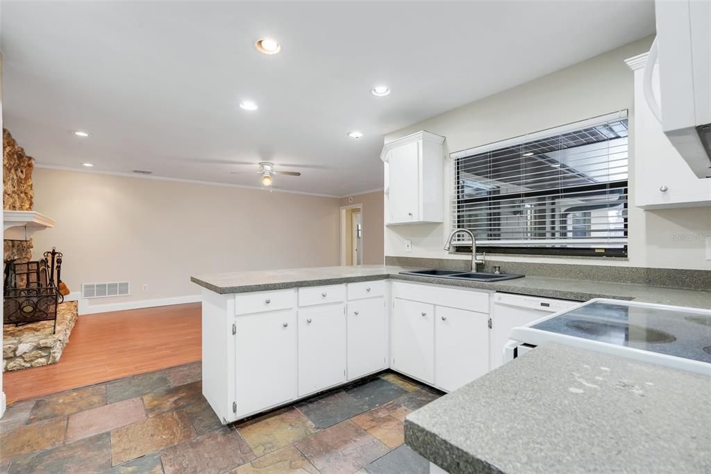 For Sale: $485,000 (4 beds, 2 baths, 2090 Square Feet)