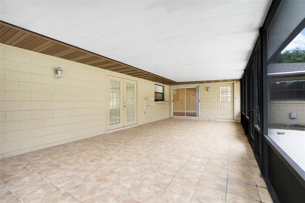 For Sale: $485,000 (4 beds, 2 baths, 2090 Square Feet)