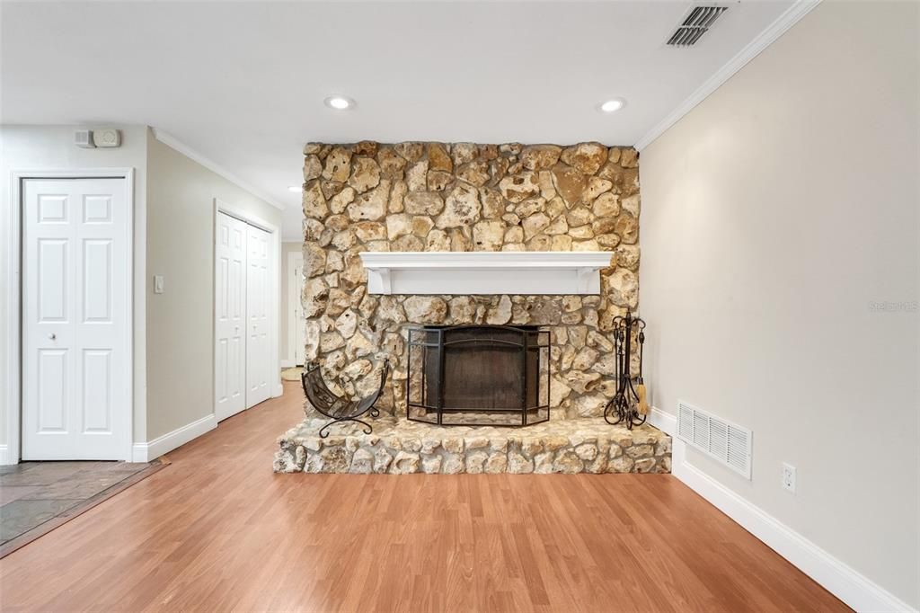 For Sale: $485,000 (4 beds, 2 baths, 2090 Square Feet)