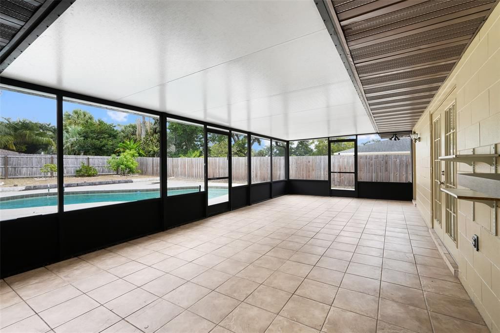 For Sale: $485,000 (4 beds, 2 baths, 2090 Square Feet)