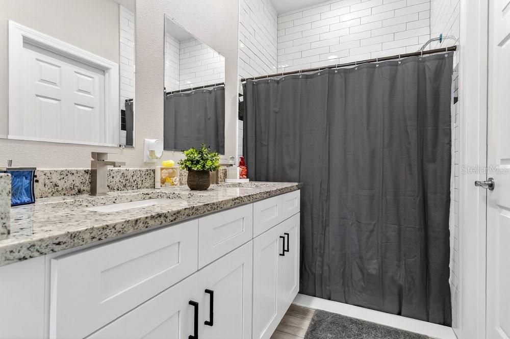 For Sale: $270,000 (3 beds, 2 baths, 1257 Square Feet)