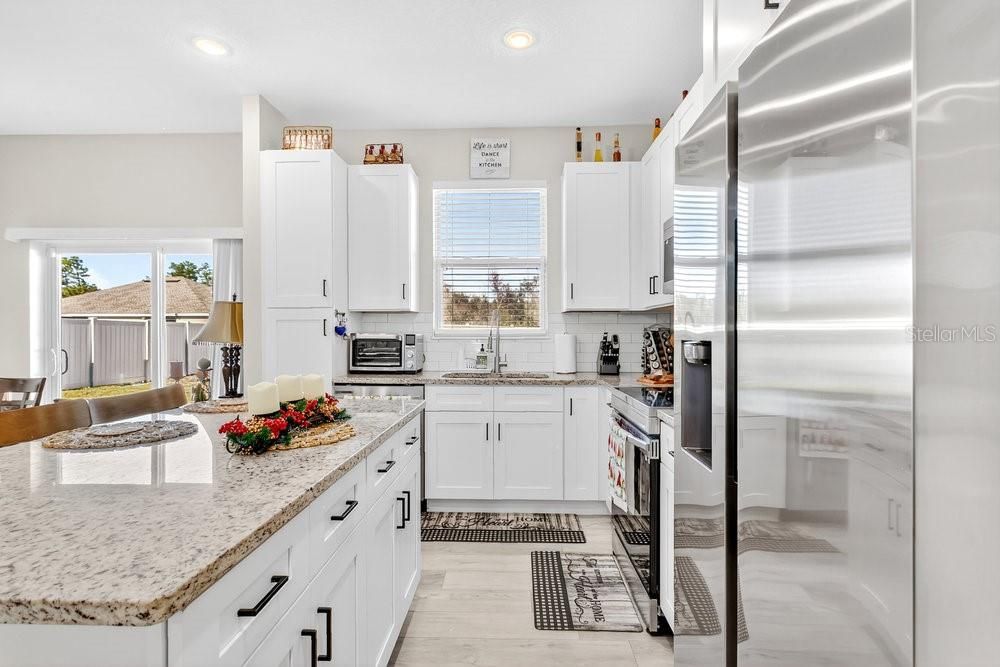 For Sale: $270,000 (3 beds, 2 baths, 1257 Square Feet)