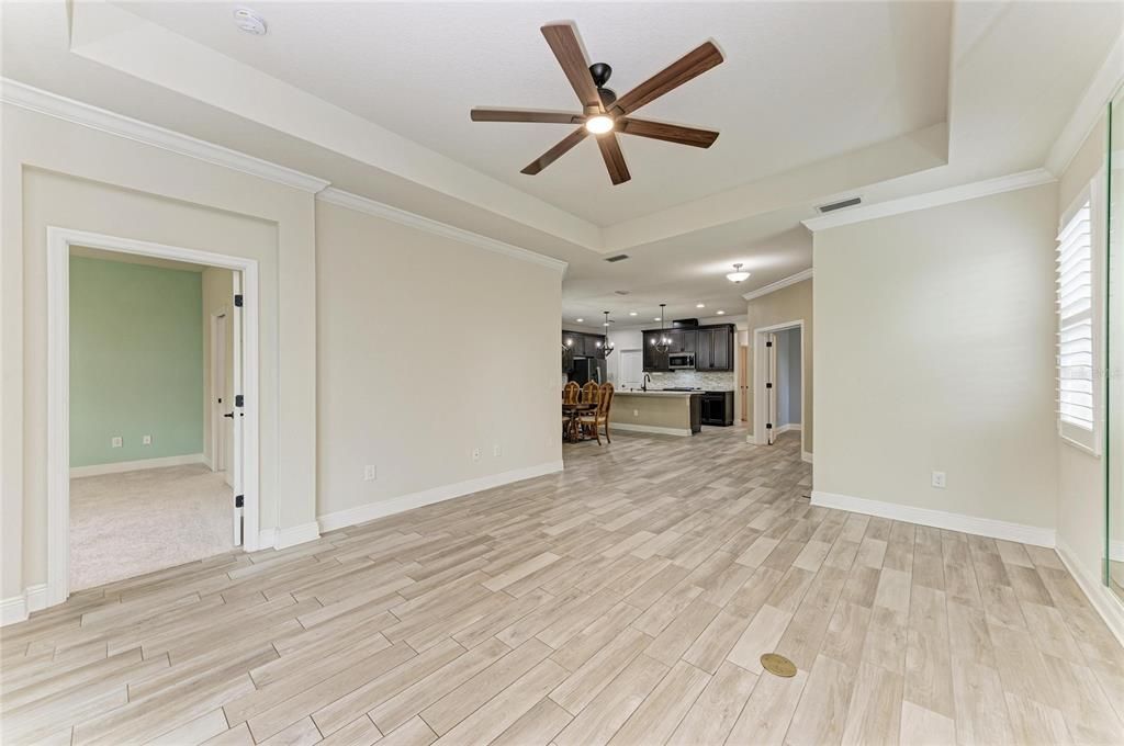 For Sale: $405,000 (2 beds, 2 baths, 1627 Square Feet)