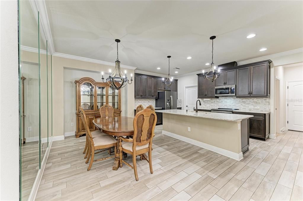 For Sale: $405,000 (2 beds, 2 baths, 1627 Square Feet)