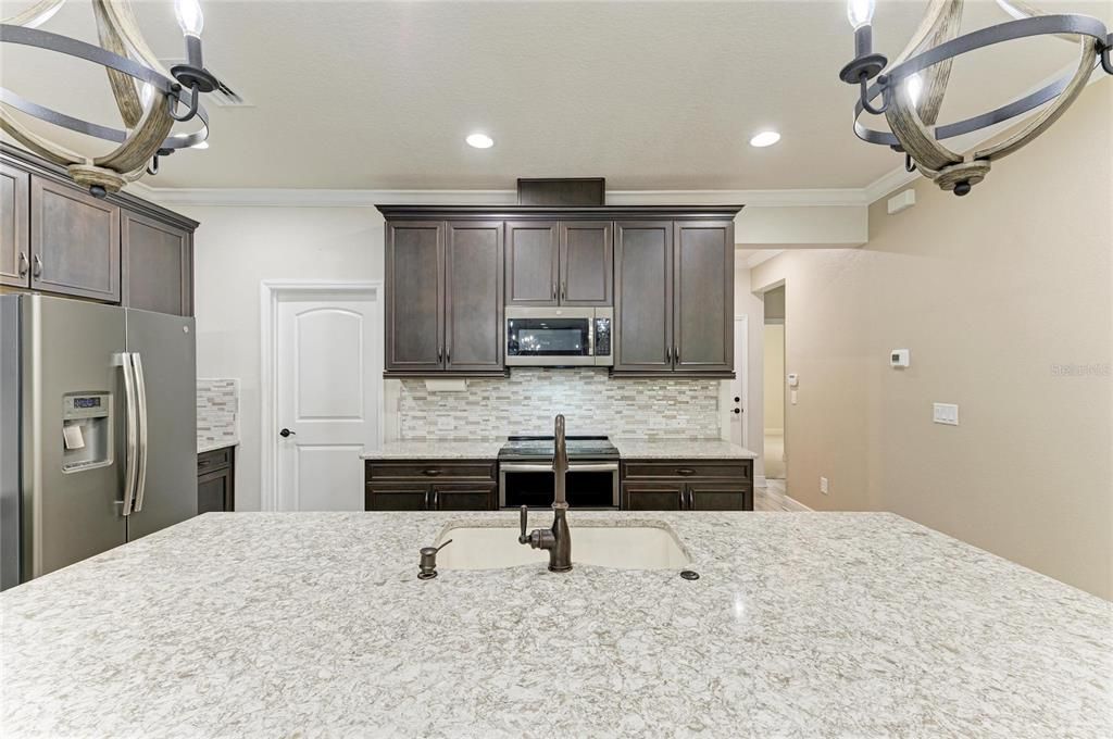 For Sale: $405,000 (2 beds, 2 baths, 1627 Square Feet)