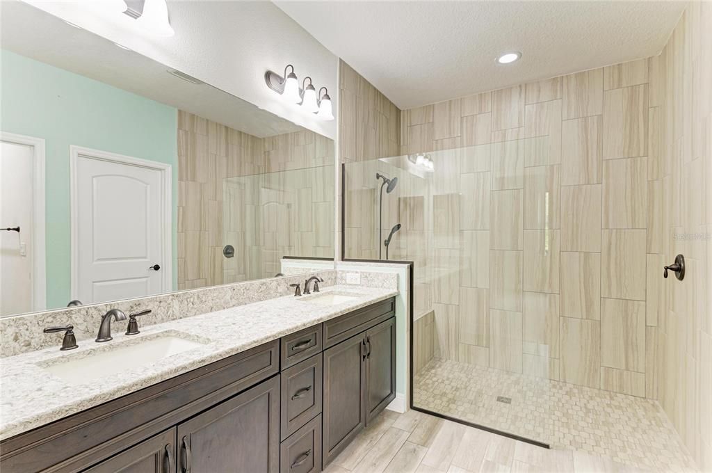 For Sale: $405,000 (2 beds, 2 baths, 1627 Square Feet)