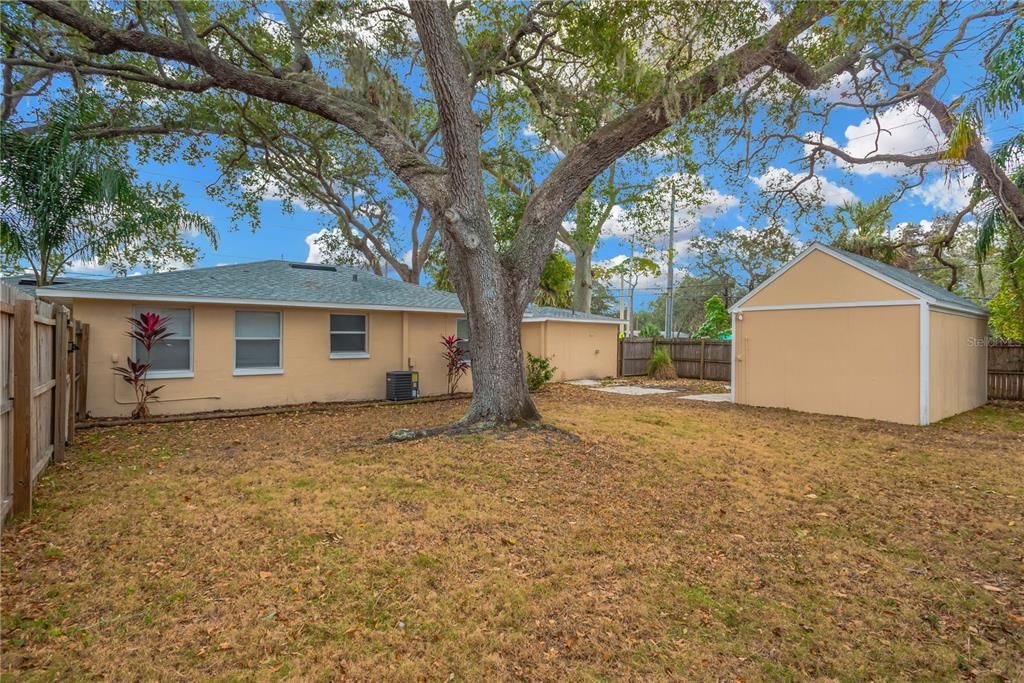 На продажу: $425,000 (4 спален, 2 ванн, 1354 Квадратных фут)