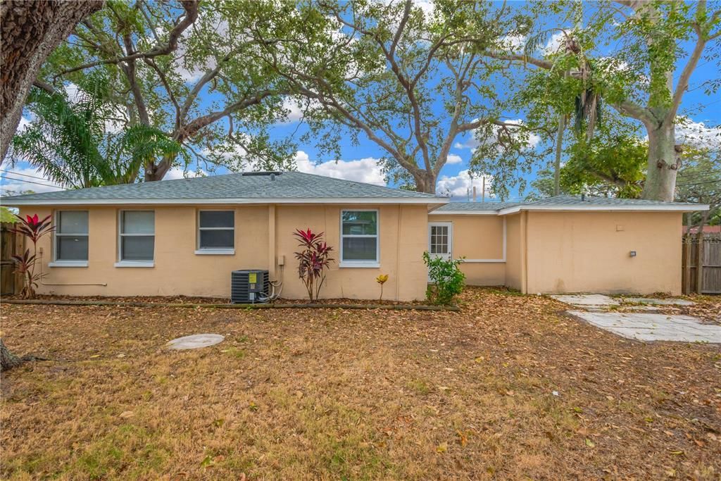 На продажу: $425,000 (4 спален, 2 ванн, 1354 Квадратных фут)