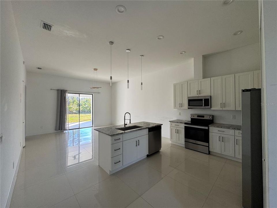 For Rent: $1,995 (3 beds, 2 baths, 2390 Square Feet)