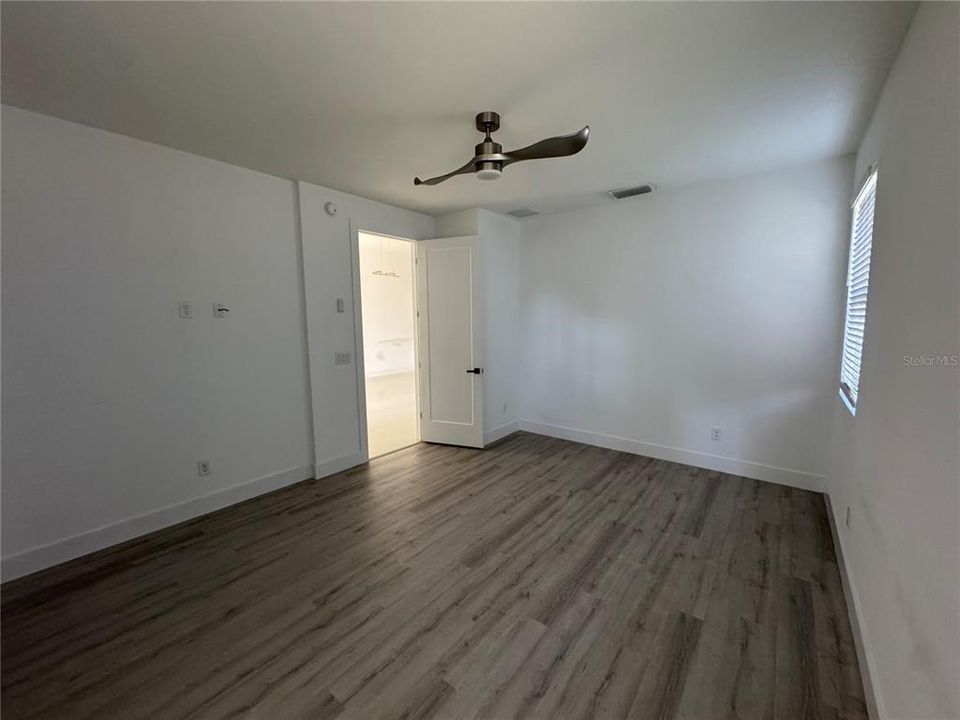 For Rent: $1,995 (3 beds, 2 baths, 2390 Square Feet)