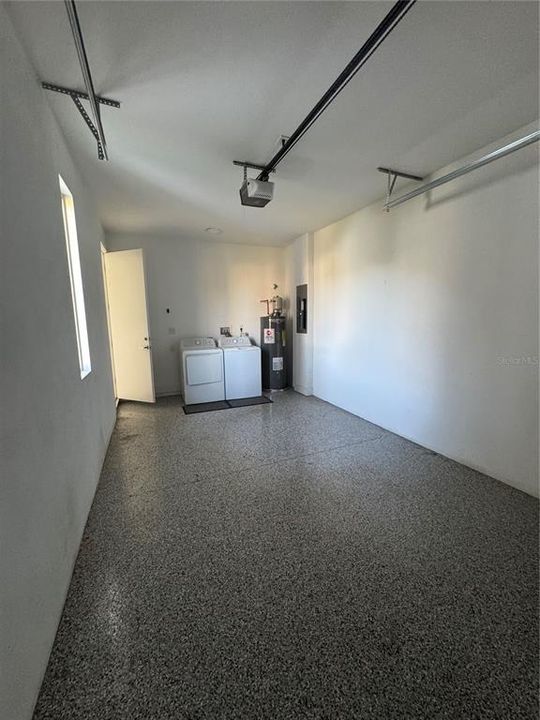 For Rent: $1,995 (3 beds, 2 baths, 2390 Square Feet)