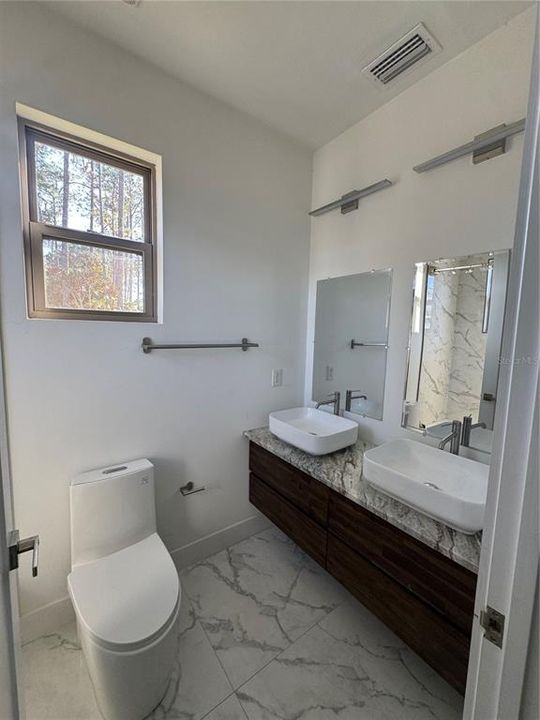 For Rent: $1,995 (3 beds, 2 baths, 2390 Square Feet)