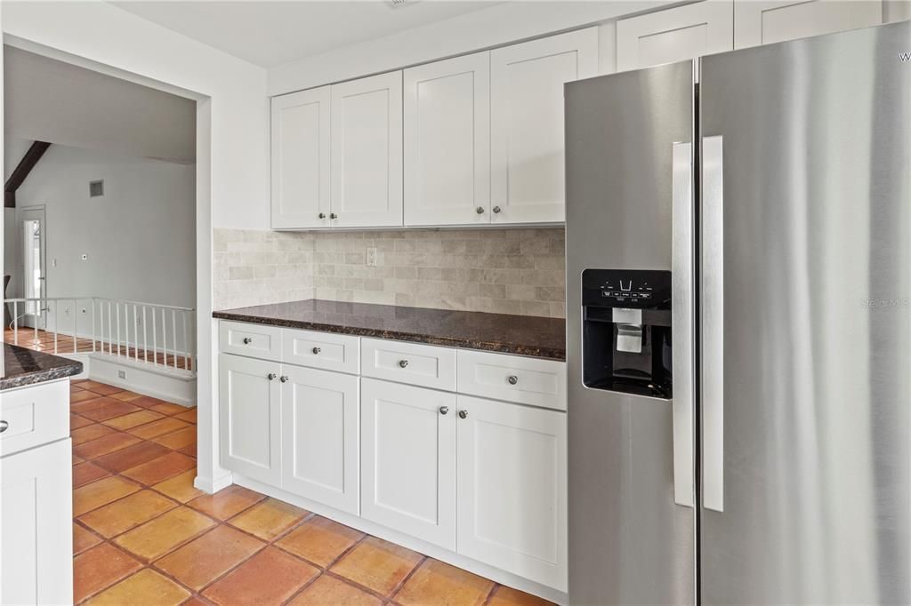 For Sale: $200,000 (3 beds, 2 baths, 1560 Square Feet)